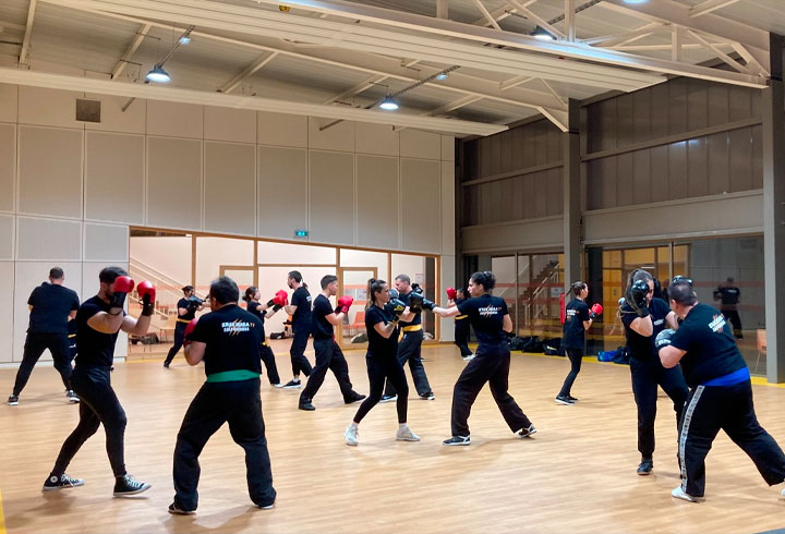Session entrainement de krav maga dans la salle de sport de Pomponne, pour les licenciés du club Dojo 77